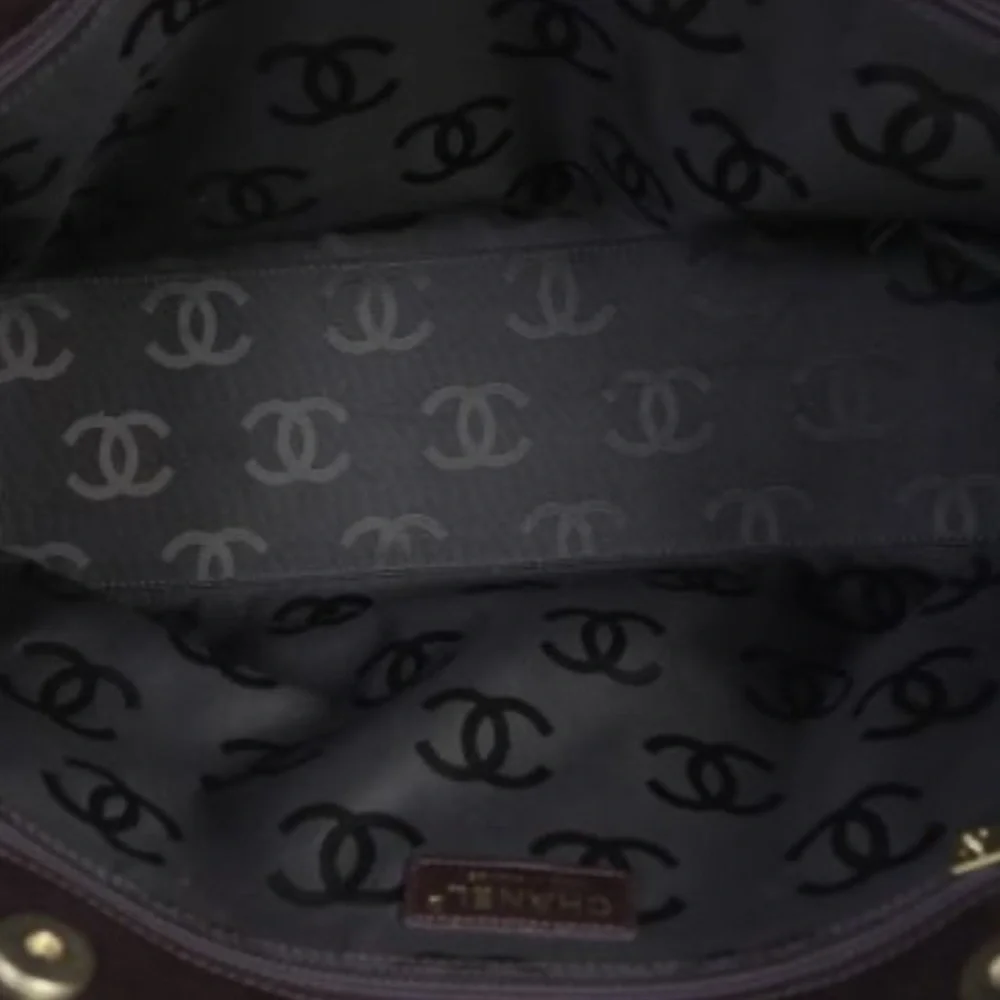 CHANEL feminine practical